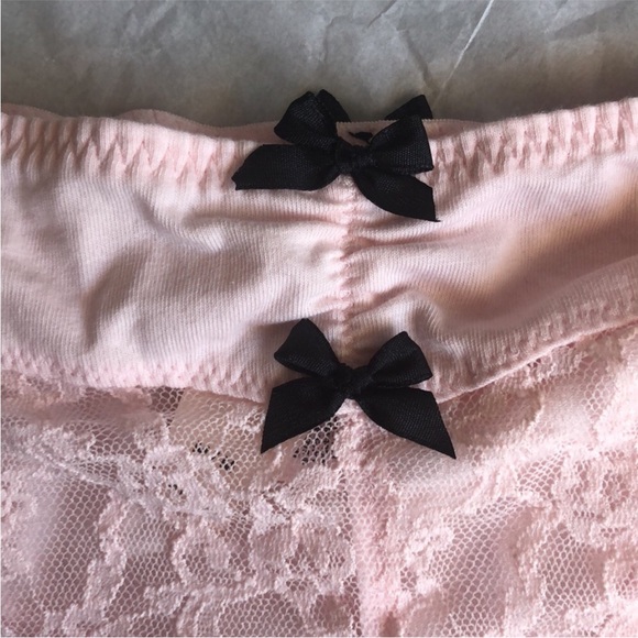 NWT RARE VINTAGE Victoria’s Secret Low Rise Hiphugger. Pink with black bows. - Picture 5 of 7